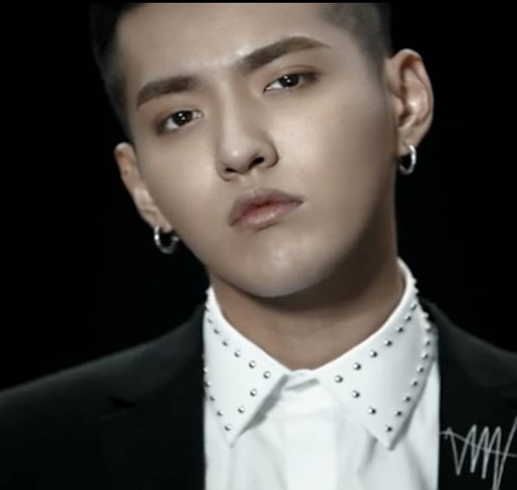 吴亦凡、陈冠希、潘石屹、周鸿祎都演过他家的广告 , 那...