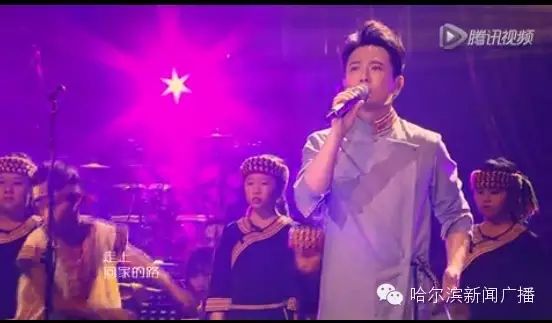 【飙泪】我是歌手4:张信哲变“孩子王”深情领唱,追忆...