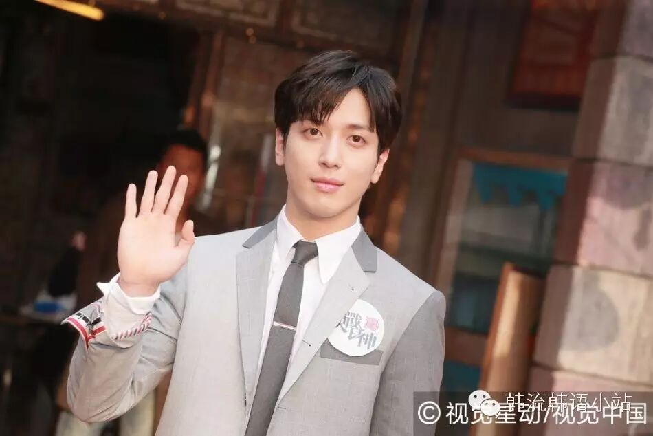 CNBLUE郑容和厨战谢霆锋