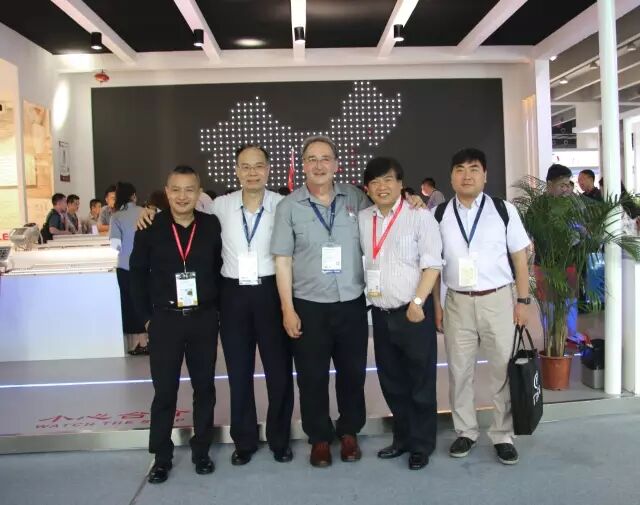 【光亚展】乐雷光电亮相2016广州国际照明展，现场新品引爆观众热情