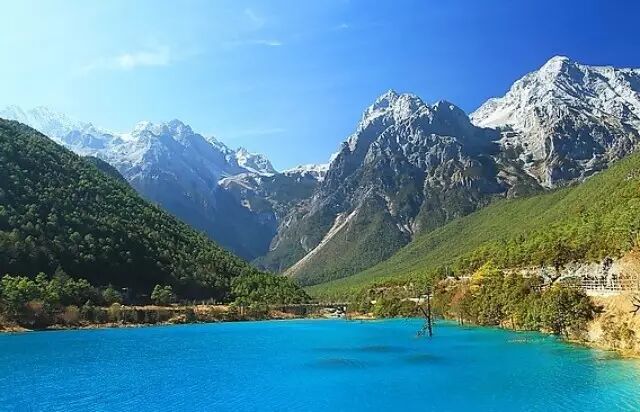 ...跟着徐峥、黄渤来一场电影式的浪漫旅行......