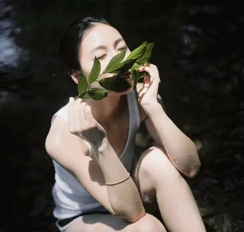朴信惠吃黄瓜牛奶减肥,瘦成了泡菜版郑爽??