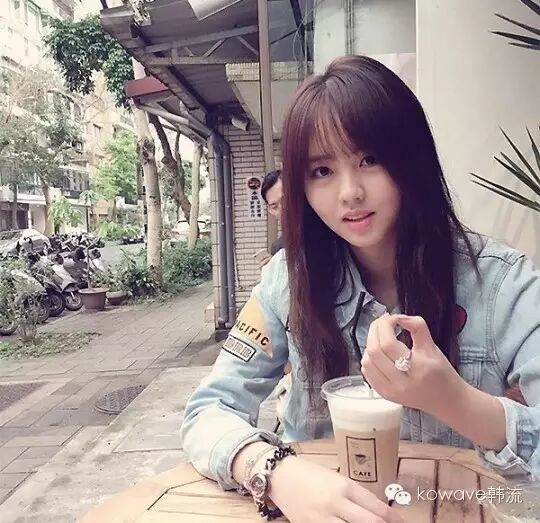 金所炫,在台湾晒出“芭比娃娃”般的美貌
