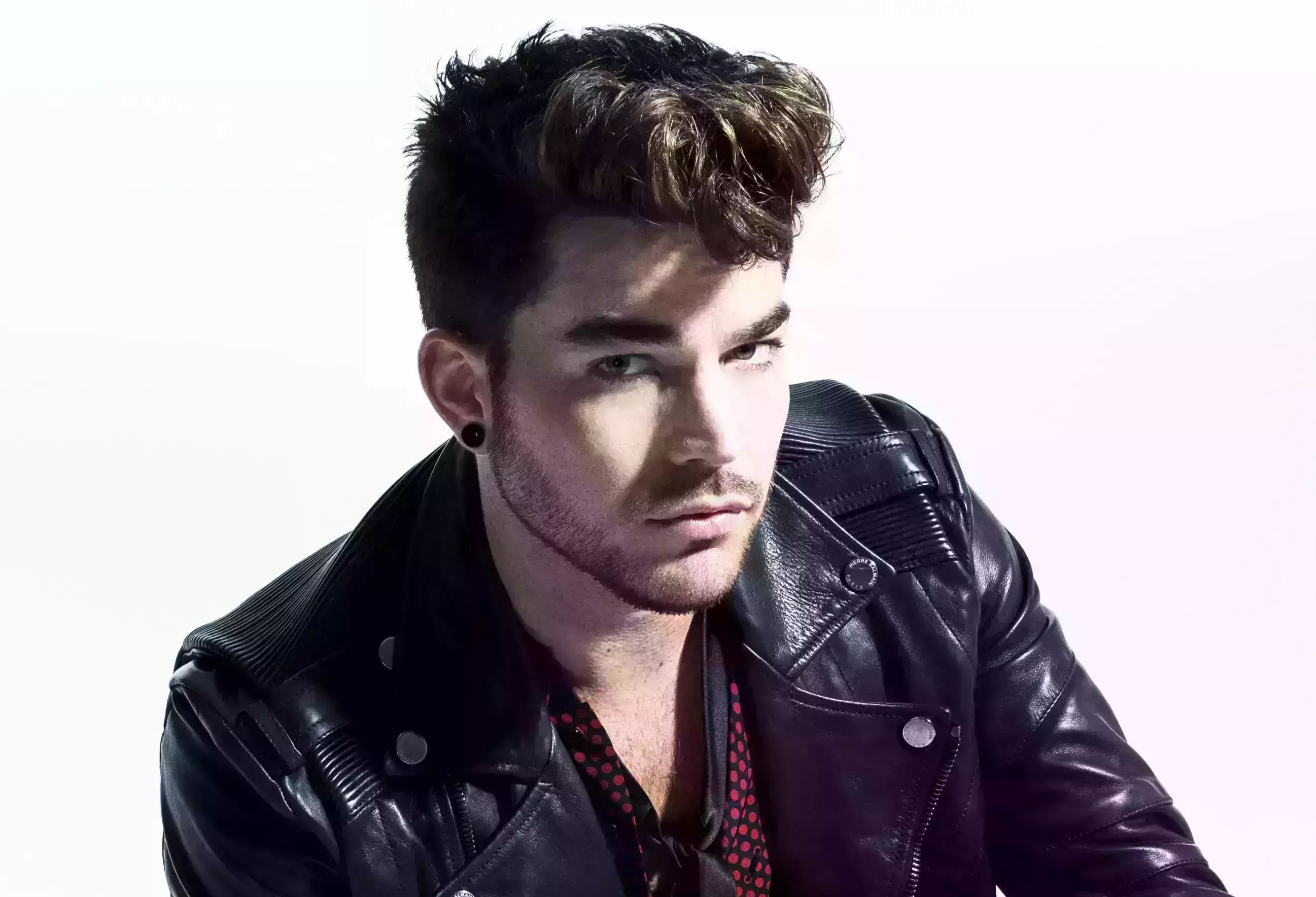 Adam Lambert 帅成这样,是有代价的!