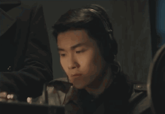 李亚鹏父亲真实身份_父亲的身份电视剧免费_向华强父亲向前身份背景揭秘
