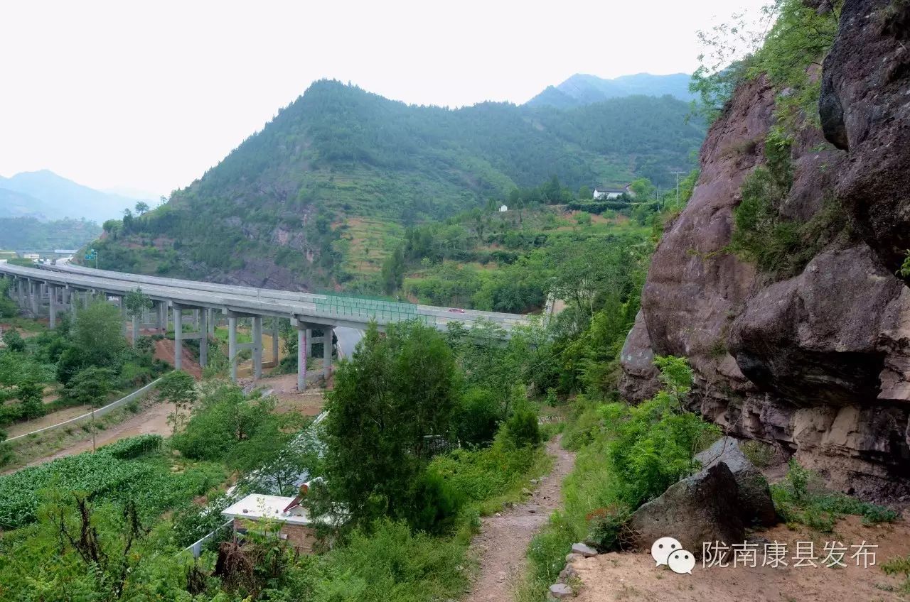 自望关一路向南,康县,一个不要门票的生态文化旅游大景区就在前方.