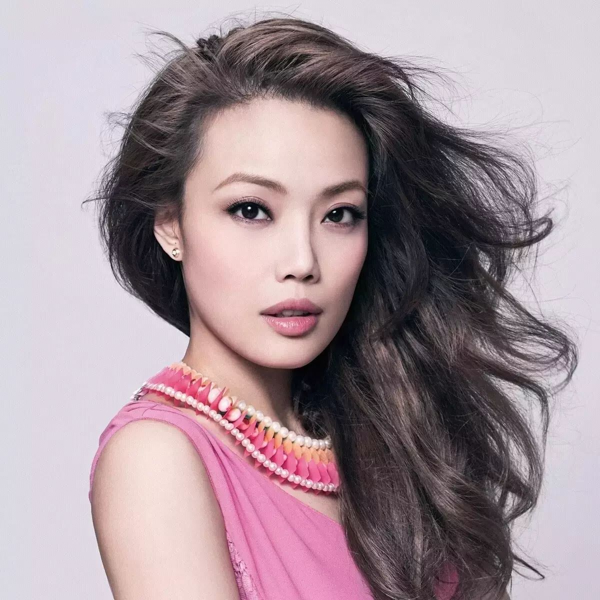 “容祖儿,你是挥着翅膀的女王”