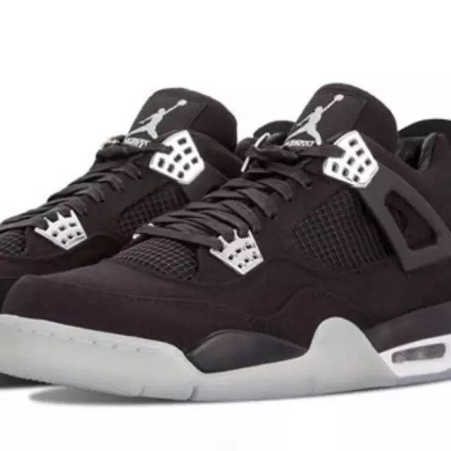 Eminem x Carhartt x Air Jordan 4 联名鞋款