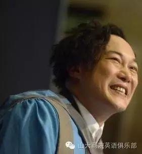歌手陈奕迅获英国金斯顿大学荣誉博士