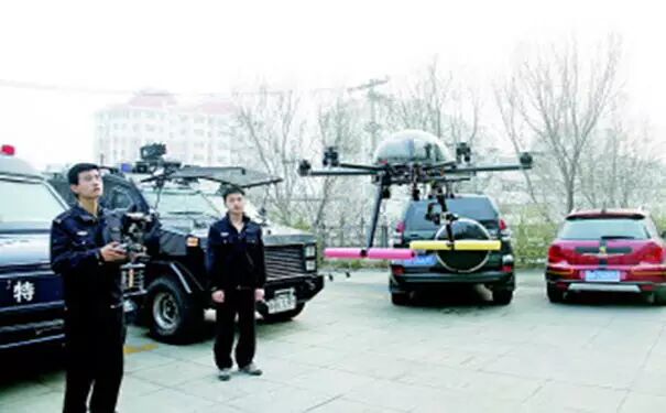 無人機(jī)駕照||東北已有5百人左右拿到手~日薪最高3000元 