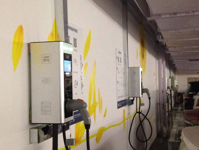 聚电新能源携45款全品类充电桩产品亮相深圳国际充电技术设备展