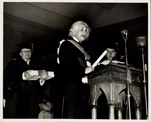 爱因斯坦预言的三种效应_不是爱因斯坦所预言的效应_爱因斯坦三个重要预言效应