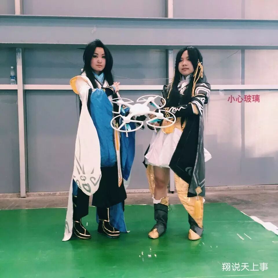 成都ACG漫展 | 無人機(jī)一亮相，漫展的coser都來合影了 