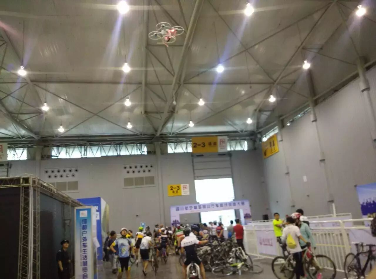 到底何方“妖孽"? | 成都車展狂風(fēng)四起-航拍無人機(jī)