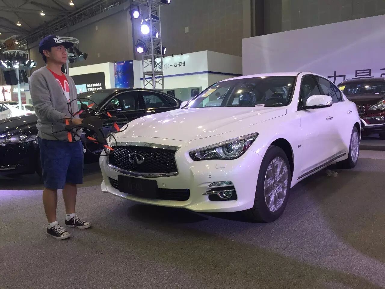 到底何方“妖孽"? | 成都車展狂風(fēng)四起-航拍無人機