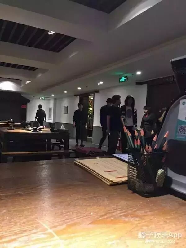 王思聪和李易峰吃火锅?莫非有大动作?