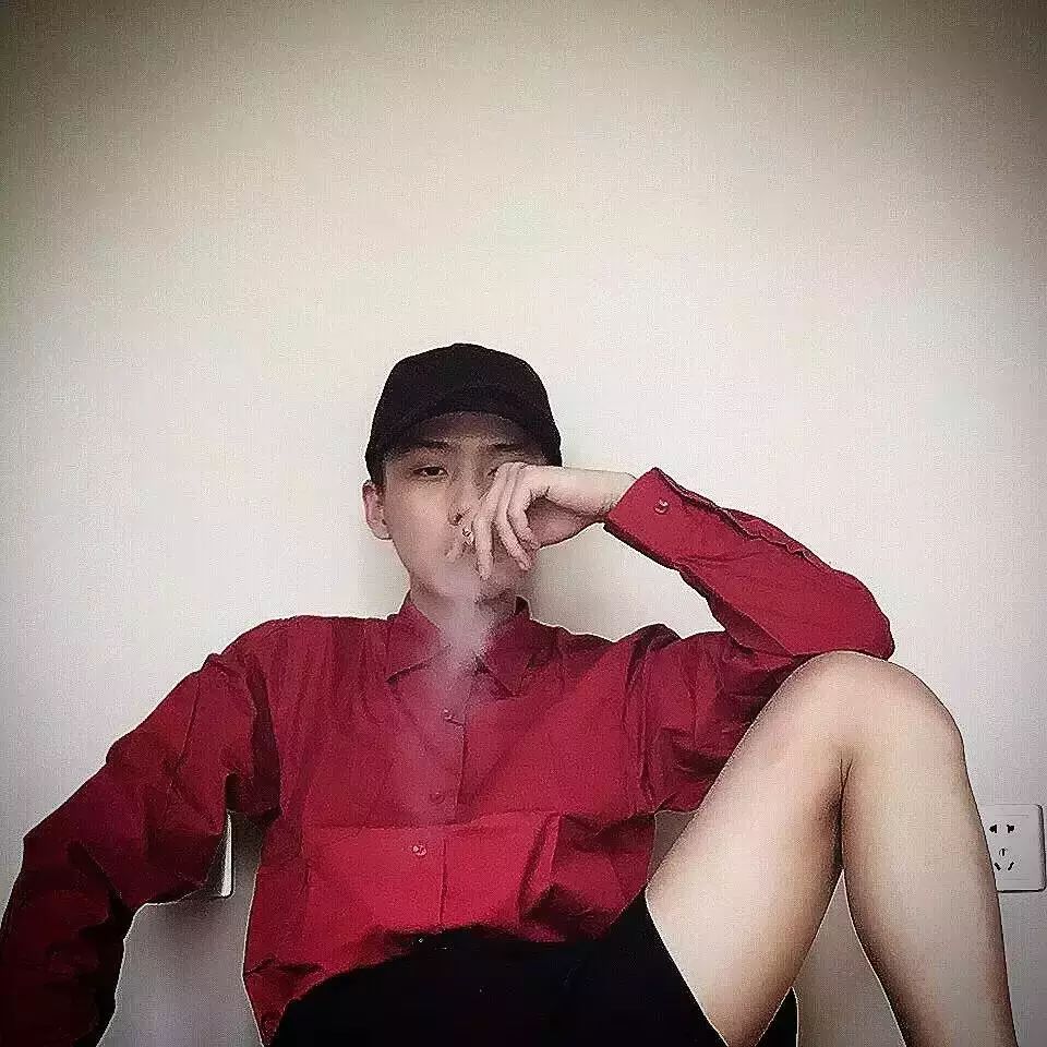 一个自称是福建张国荣的蛇精病晚期禁欲系男纸~~