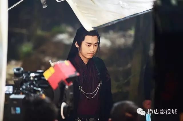 《诛仙》定档暑假 李易峰十年鬼厉暗黑现身