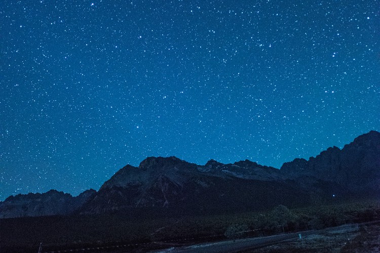 回眸的一瞬间，明白了爱情。852 / 作者:碧澄匀 / 帖子ID:116043