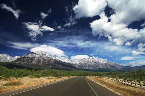 回眸的一瞬间，明白了爱情。953 / 作者:碧澄匀 / 帖子ID:116043