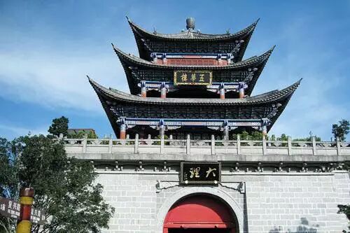 回眸的一瞬间，明白了爱情。25 / 作者:碧澄匀 / 帖子ID:116043