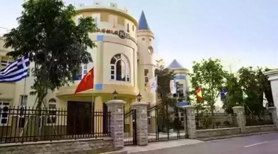 郭晶晶儿子幼儿园学费一年14万,明星家的孩子都是咋养的...