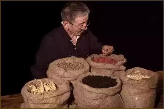 吕柳荫减肥中药秘方大公开！瘦得太快，网上传疯了！!