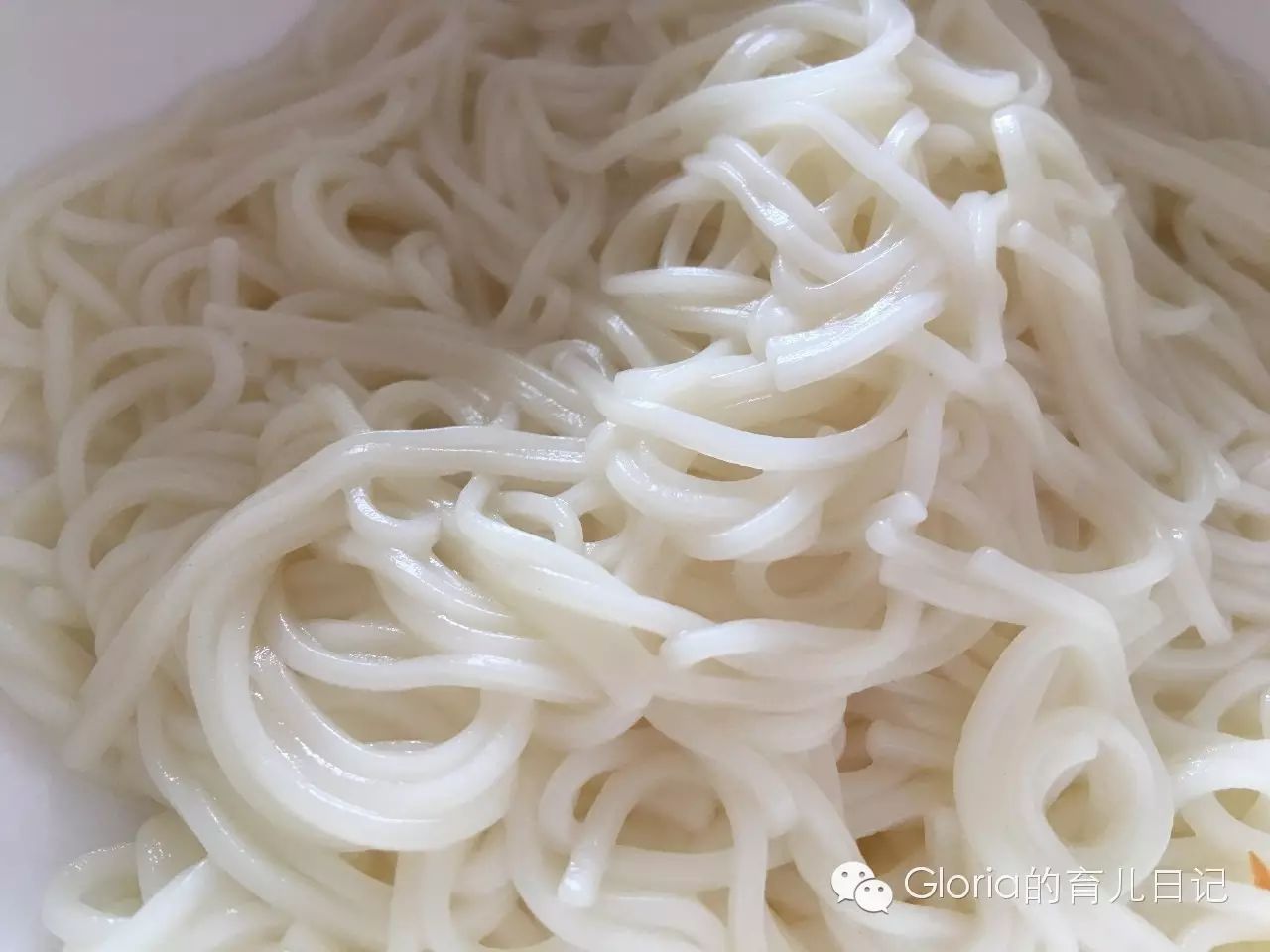 宝宝长一颗下牙的寓意_宝宝长牙长下面好不好_关于宝宝长牙的民间说法