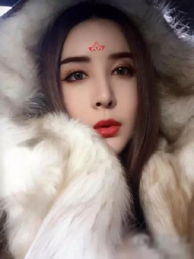 变性艺人河莉秀cos武媚娘,你看怎么样?