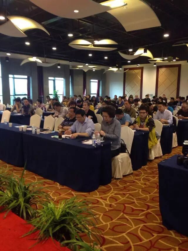 光污染有什么危害？开关插座如何辨真假？| 上海这场公益讲座给你答案