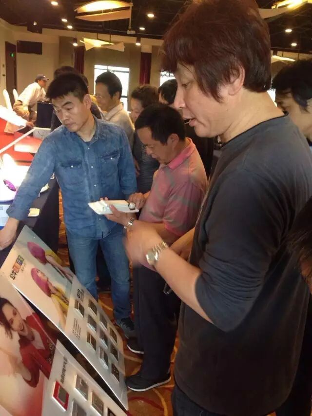 光污染有什么危害？开关插座如何辨真假？| 上海这场公益讲座给你答案