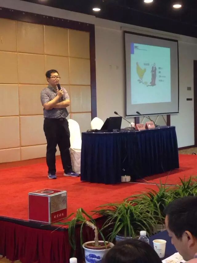 光污染有什么危害？开关插座如何辨真假？| 上海这场公益讲座给你答案