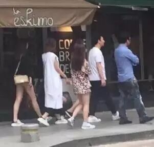 王思聪脑公带一波网红逛街,没你只是因为你腿不够长