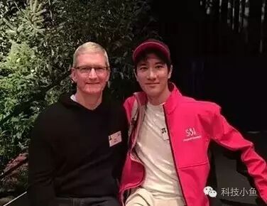 王力宏晒与苹果CEO库克合影照 将来或有合作