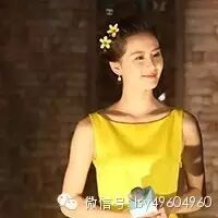 刘诗诗结婚不怎么穿婚纱,去独爱穿这条连衣裙!