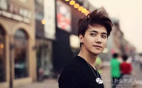 小五金恩圣22号入伍,独自来中国闯荡背后是你绝对想不到...