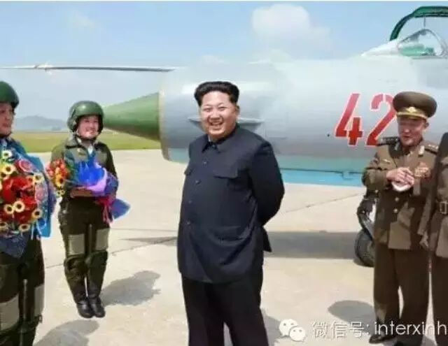 金正恩不佩领袖像章说明啥