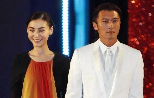 谢霆锋现身非洲不见王菲 谢霆锋张柏芝为什么离婚原因真相