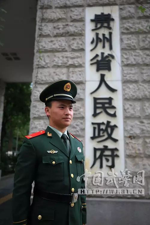 一名退役军人跟拍"90后"武警,记录下他们的入伍故事