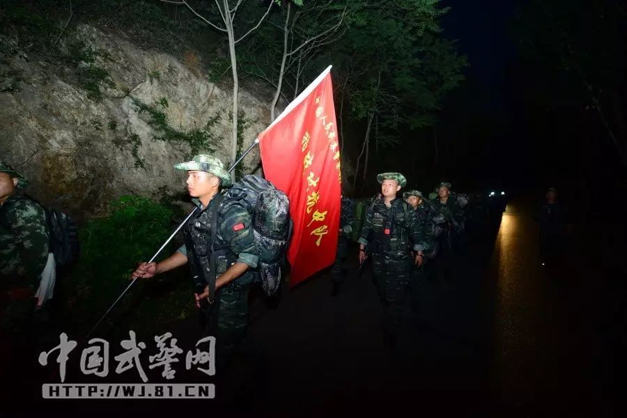 午夜零点,武警高岭训练基地特战对抗中队为期七昼夜的红蓝对抗战斗在