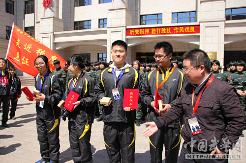 李泽宇 复旦大学武警国防生