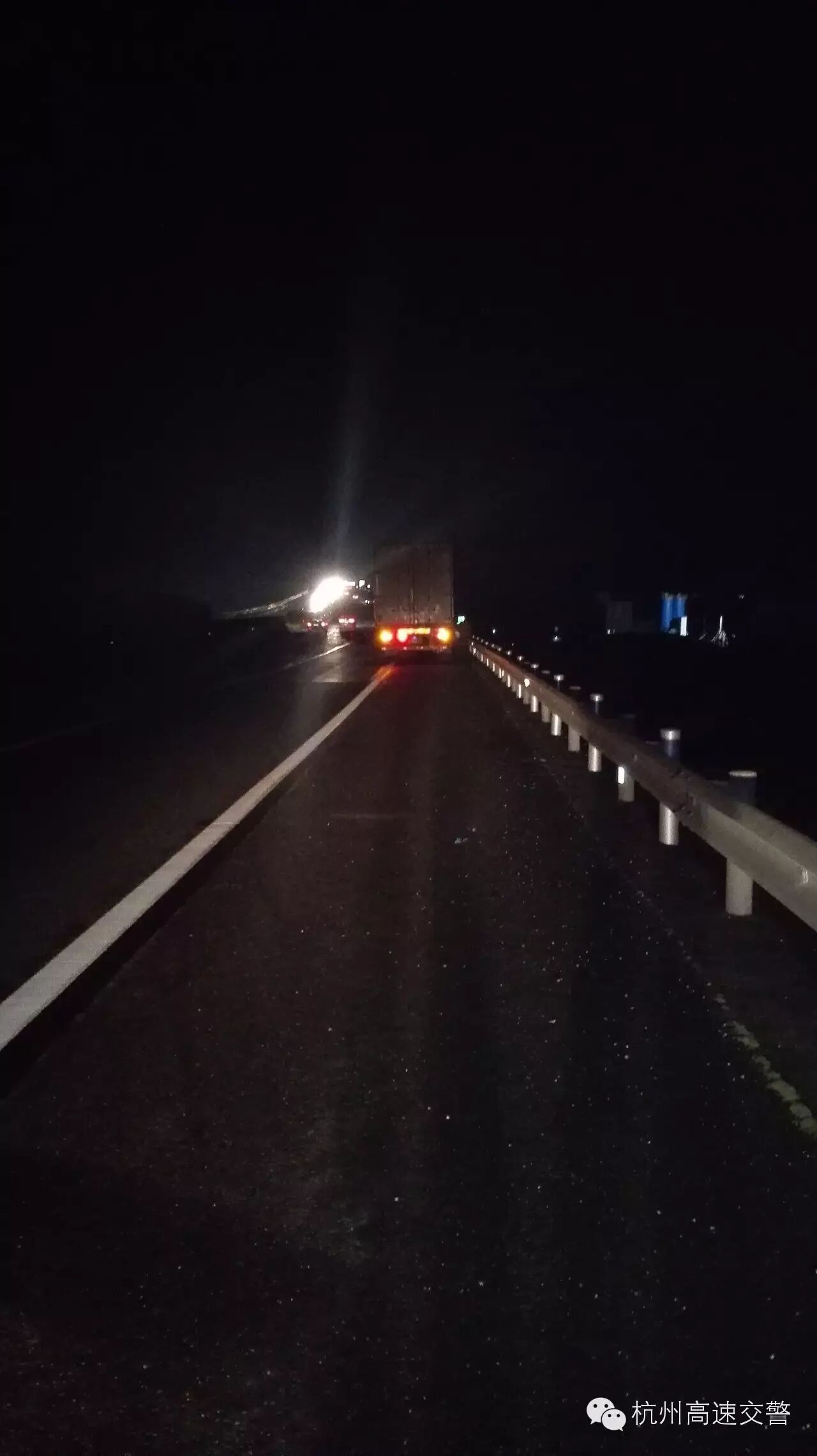 土路肩和硬路肩图片_硬路肩和土路肩绘图_硬路肩