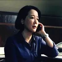 《女不强大天不容》开播 陈小艺诠释职场精英