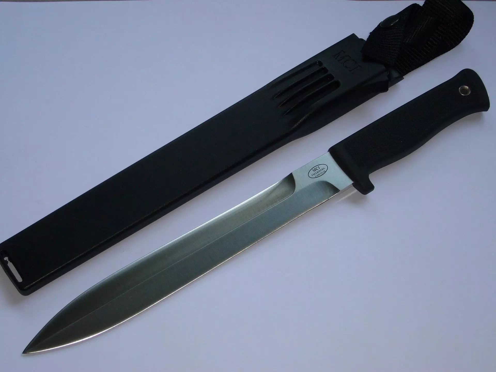 推荐理由 fallkniven mc1 欧洲军用排障刀的刀刃钢材使用世界著名的