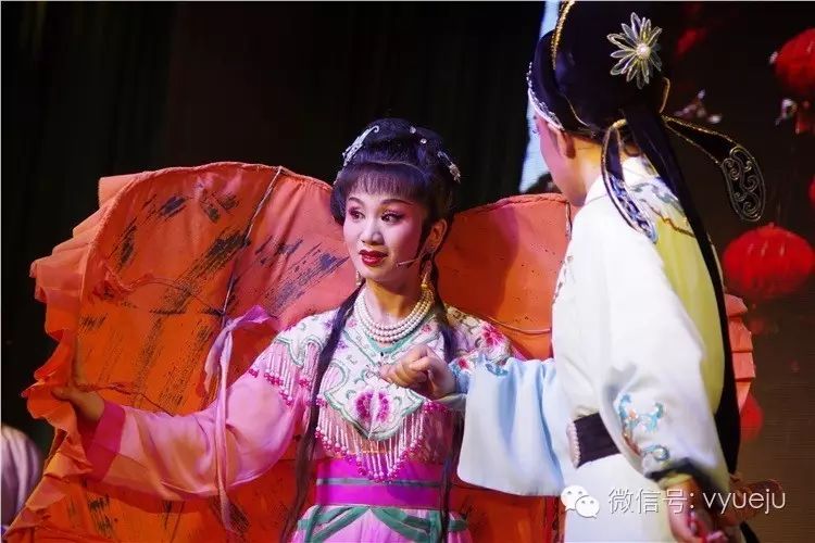 越剧《情探·行路》应春霞 鸣谢上传:路桥小军 ▲越剧《女驸马·民