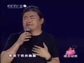 ♪ 刘欢的弯弯的月亮,被国外鬼才改编,火遍欧洲!