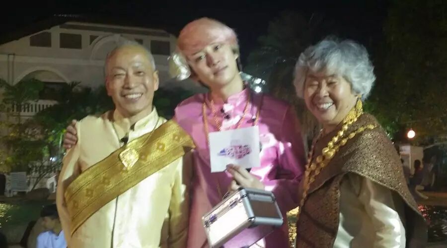 星雅代言人”花甲背包客“盛赞金希澈 敬业又真诚的美少年...