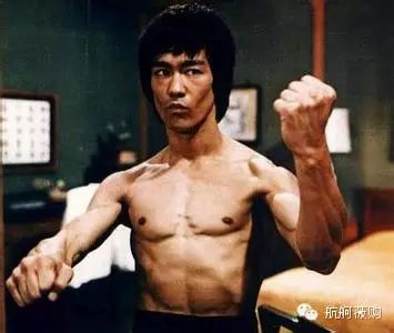 李小龙、黄家驹葬礼场面,震撼人心,珍贵速看!