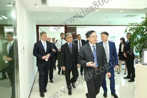 亨瑞移民待遇如何_亨瑞移民_美国驻华大使骆家辉