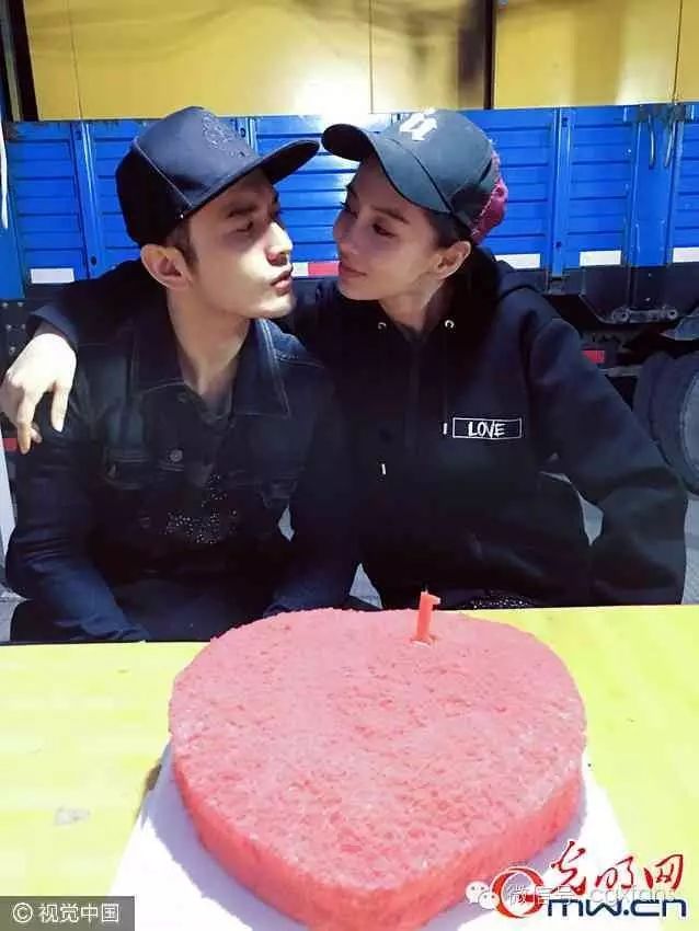 高能预警!黄晓明Baby撸串庆结婚周年